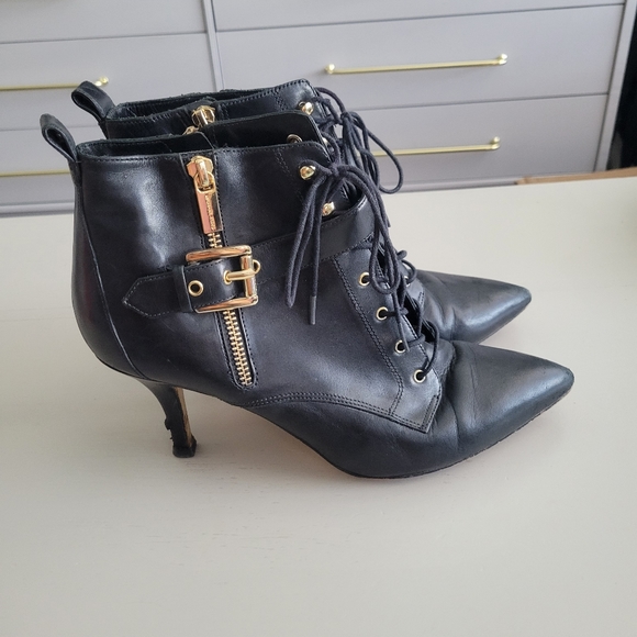 Michael Kors Shoes - Michel Kors Pointed Toe Zip Ankle Heeled Booties Boots